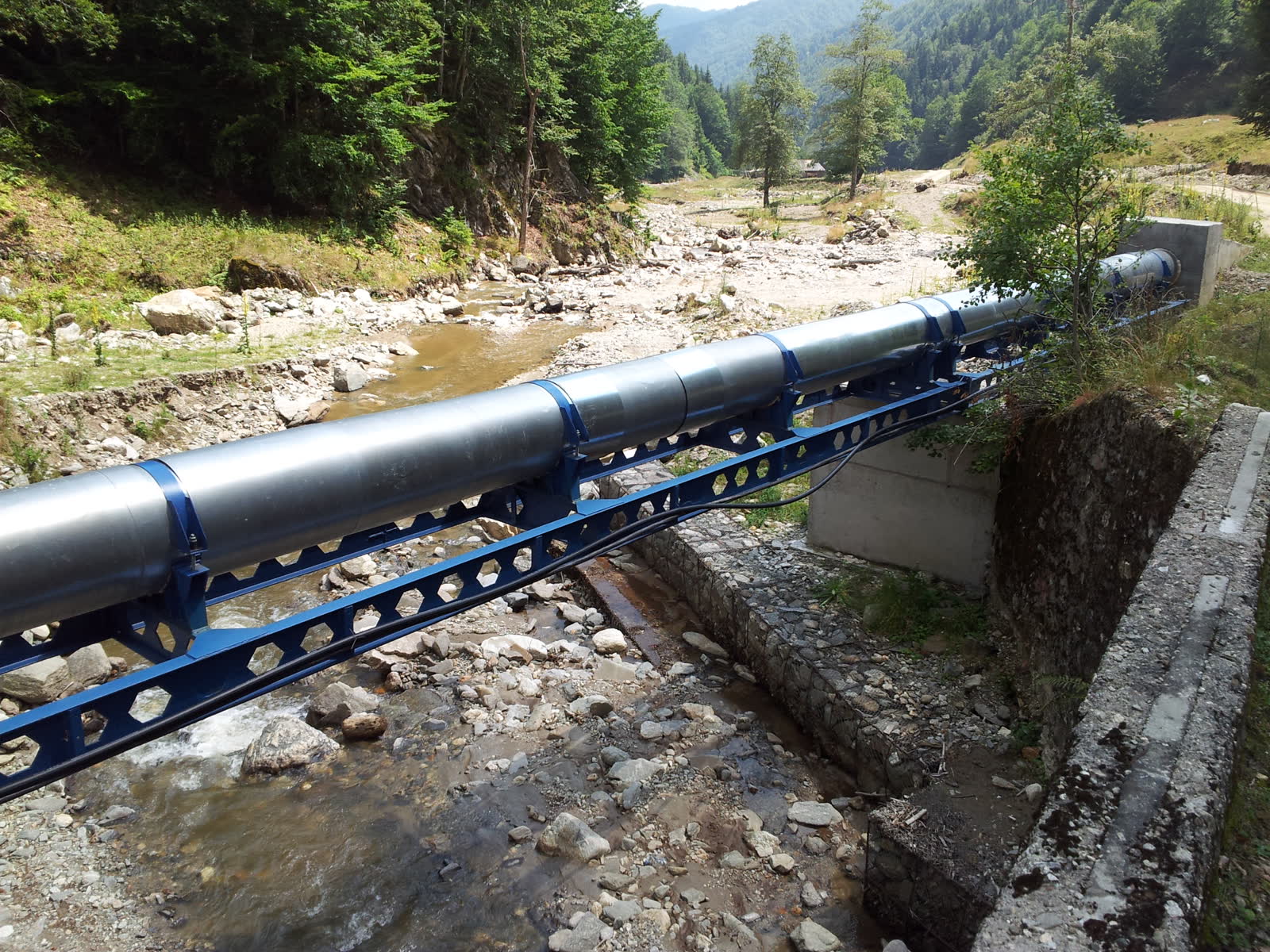 Rohrbrücke der Druckrohrleitung beim KW Hochfeldbach