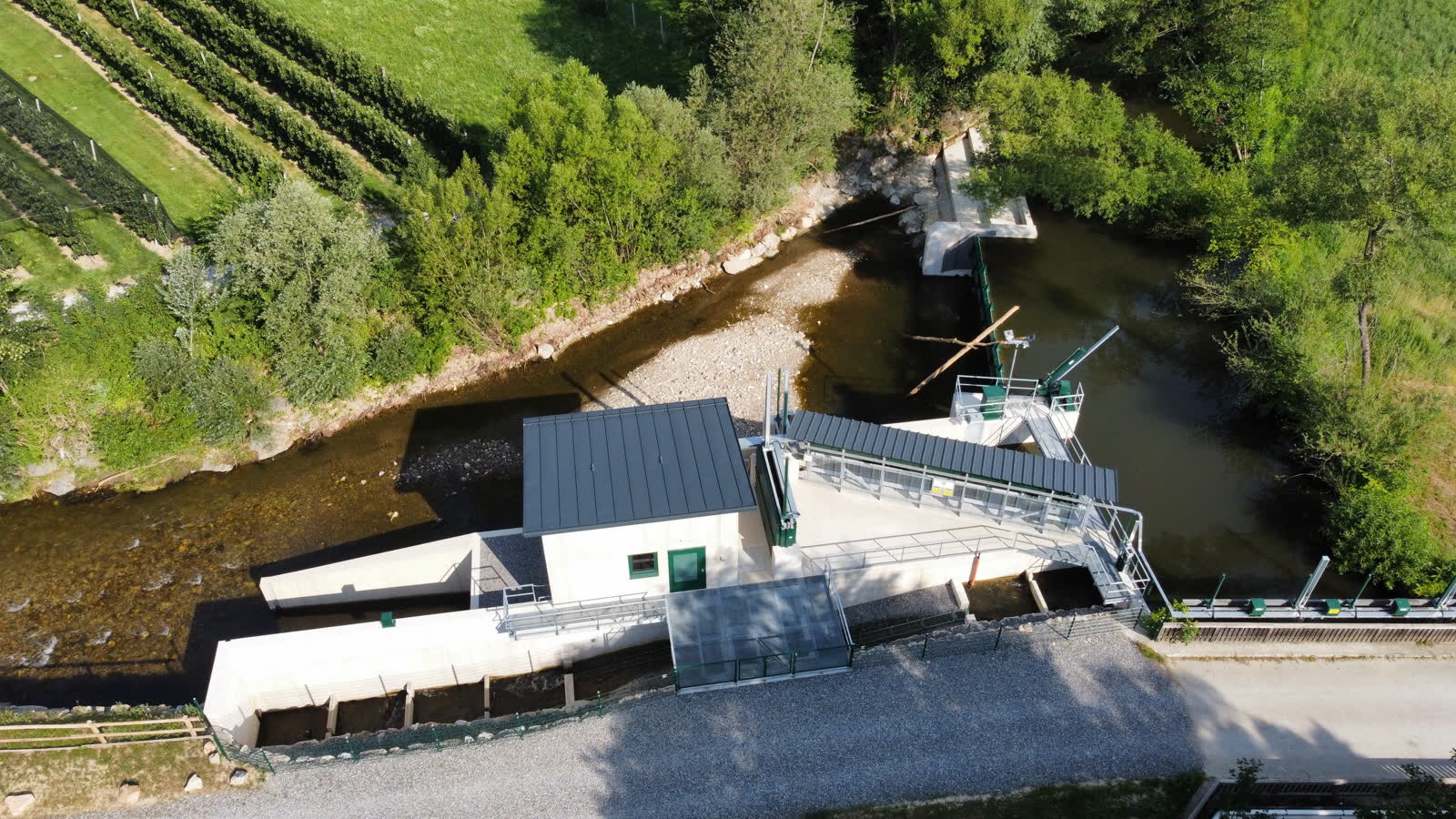 Kombinierte Fischaufstiegshilfe aus technischem Beckenpass und modifiziertem Denil Pass beim KW Holzerbauer
